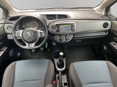 Toyota Yaris 1.D-4D 5 porte Lounge (14)