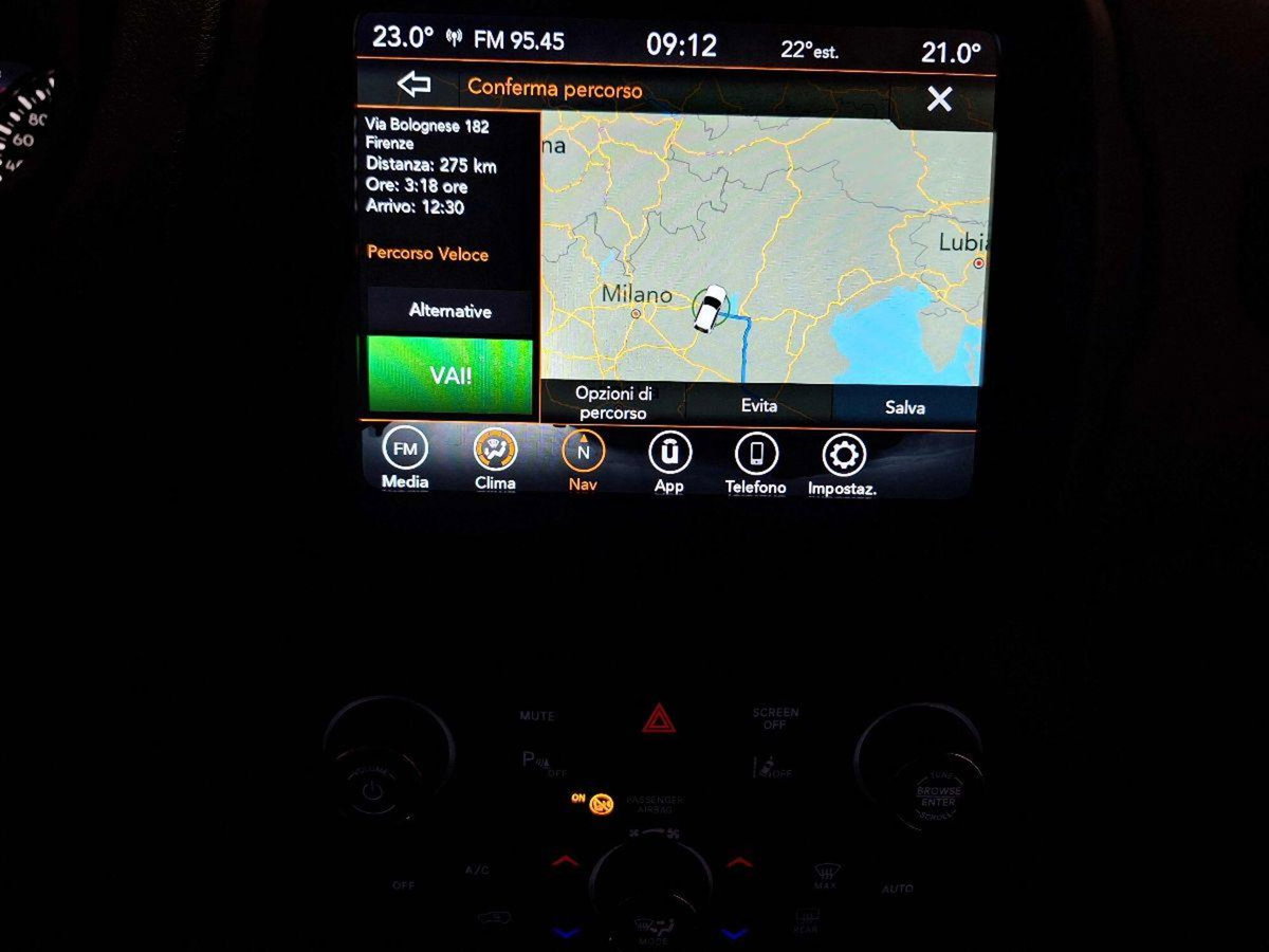 Jeep Renegade 1.3 T4 DDCT Limited (11)