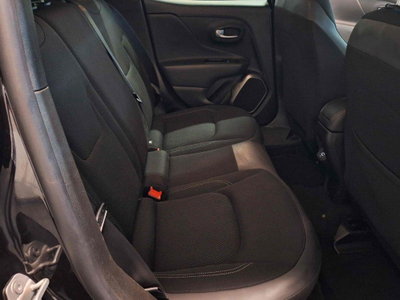 Jeep Renegade 1.3 T4 DDCT Limited (17)