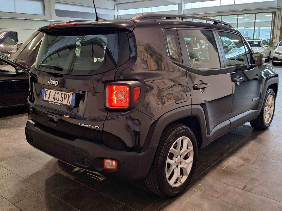 Jeep Renegade 1.3 T4 DDCT Limited (3)