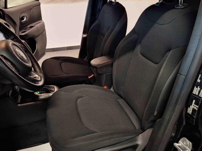 Jeep Renegade 1.3 T4 DDCT Limited (8)