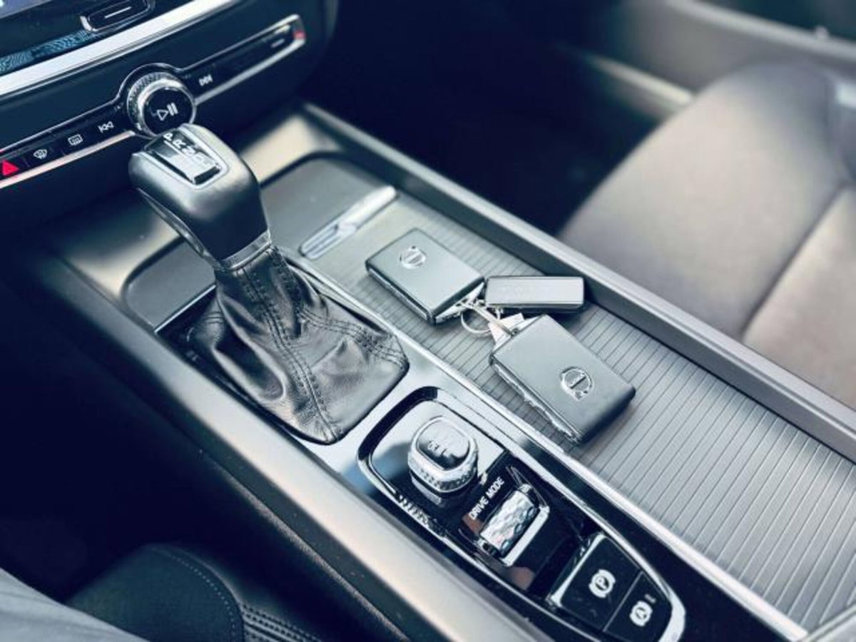 Volvo V60 D4 AWD Geartronic Business Plus (14)