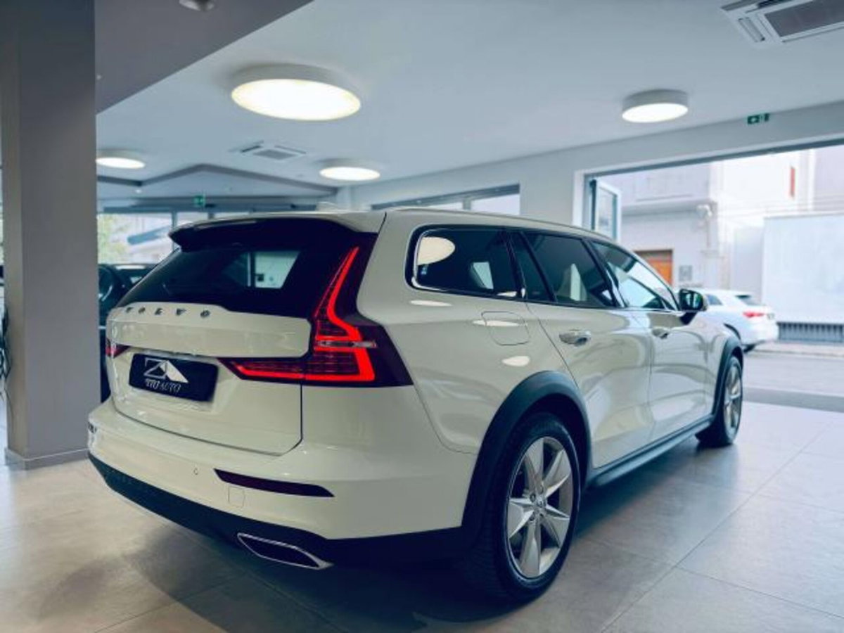 Volvo V60 D4 AWD Geartronic Business Plus (5)