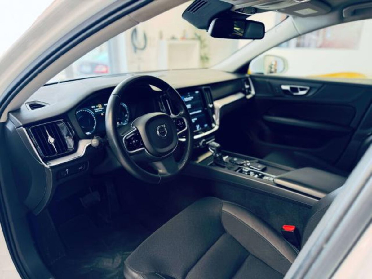 Volvo V60 D4 AWD Geartronic Business Plus (8)