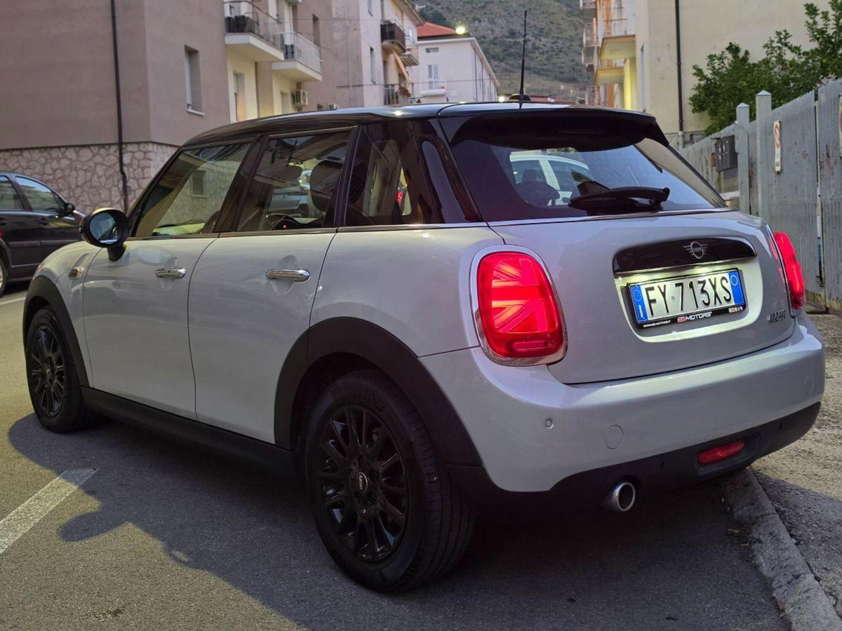 MINI Mini 1.5 Cooper 5 porte (12)