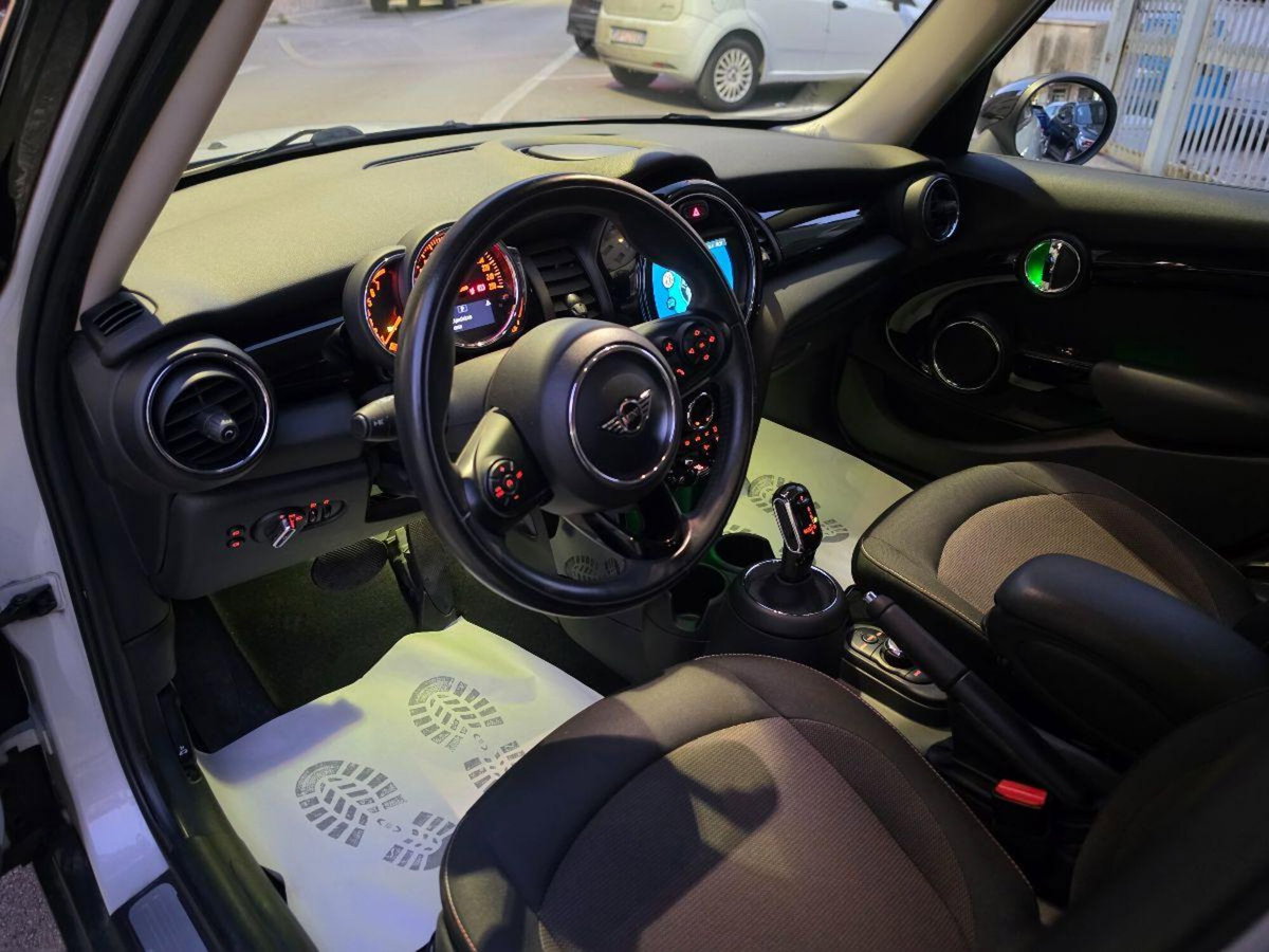 MINI Mini 1.5 Cooper 5 porte (15)