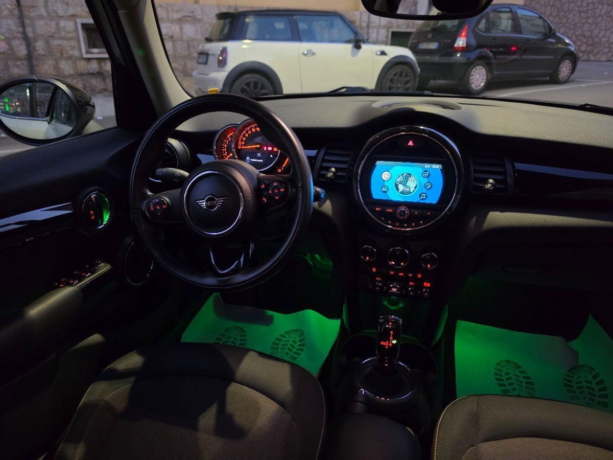 MINI Mini 1.5 Cooper 5 porte (17)