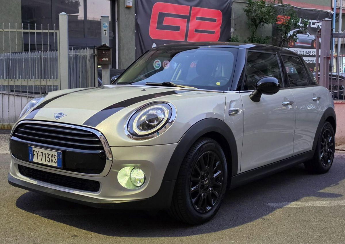 MINI Mini 1.5 Cooper 5 porte (2)