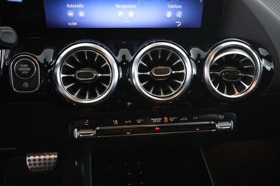Mercedes-Benz CLA Shooting Brake 200 d Automatic 4Matic Shooting Brake Premium (13)
