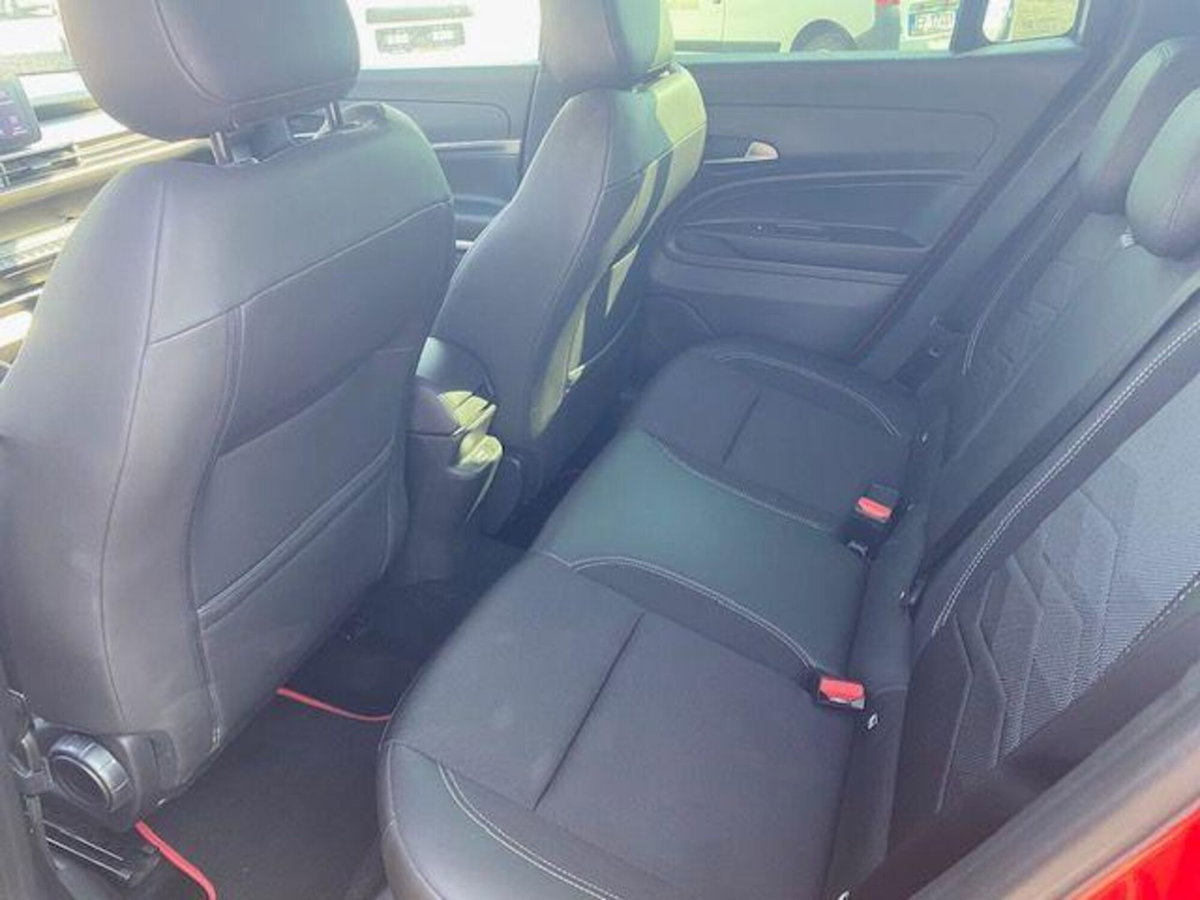Jeep Avenger 1.2 turbo Altitude fwd 100cv (11)