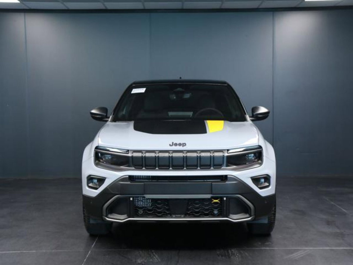 Jeep Avenger 1.2 turbo e-hybrid mhev The North Face 4xe 145cv edct6 (2)