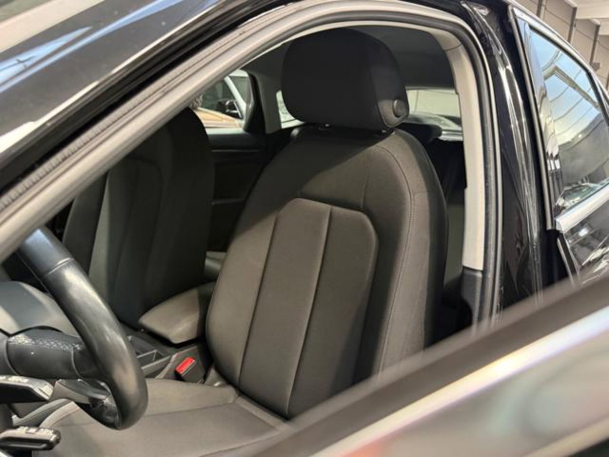 Audi Q3 Sportback 45 TFSI e S tronic Business Plus (11)