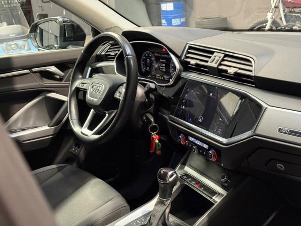 Audi Q3 Sportback 45 TFSI e S tronic Business Plus (14)