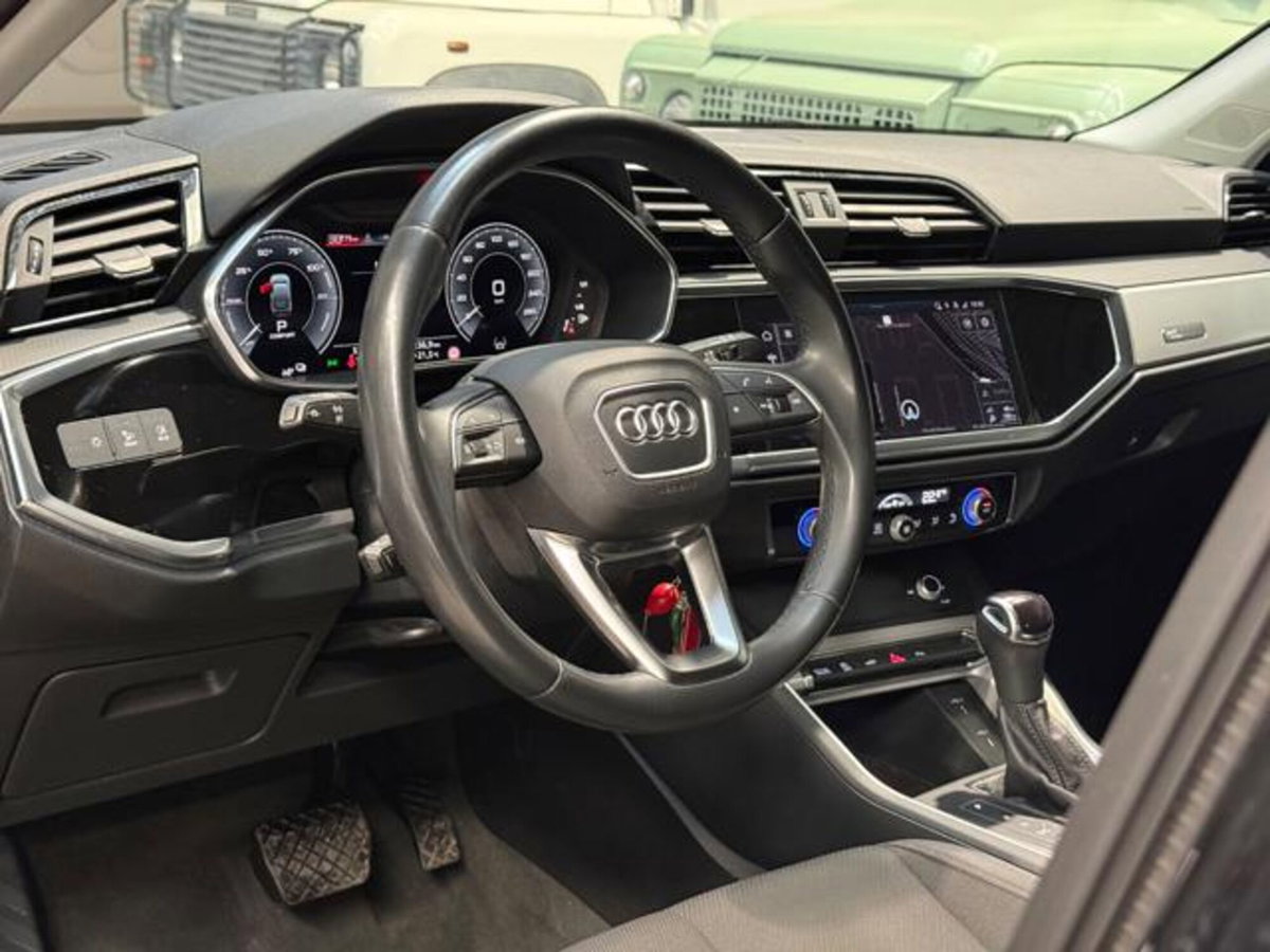 Audi Q3 Sportback 45 TFSI e S tronic Business Plus (9)