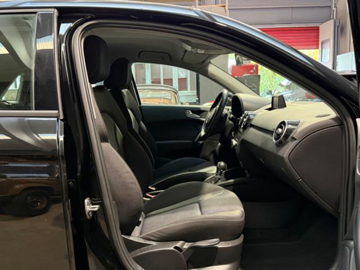 Audi A1 Sportback 1.6 TDI S tronic Ambition (13)