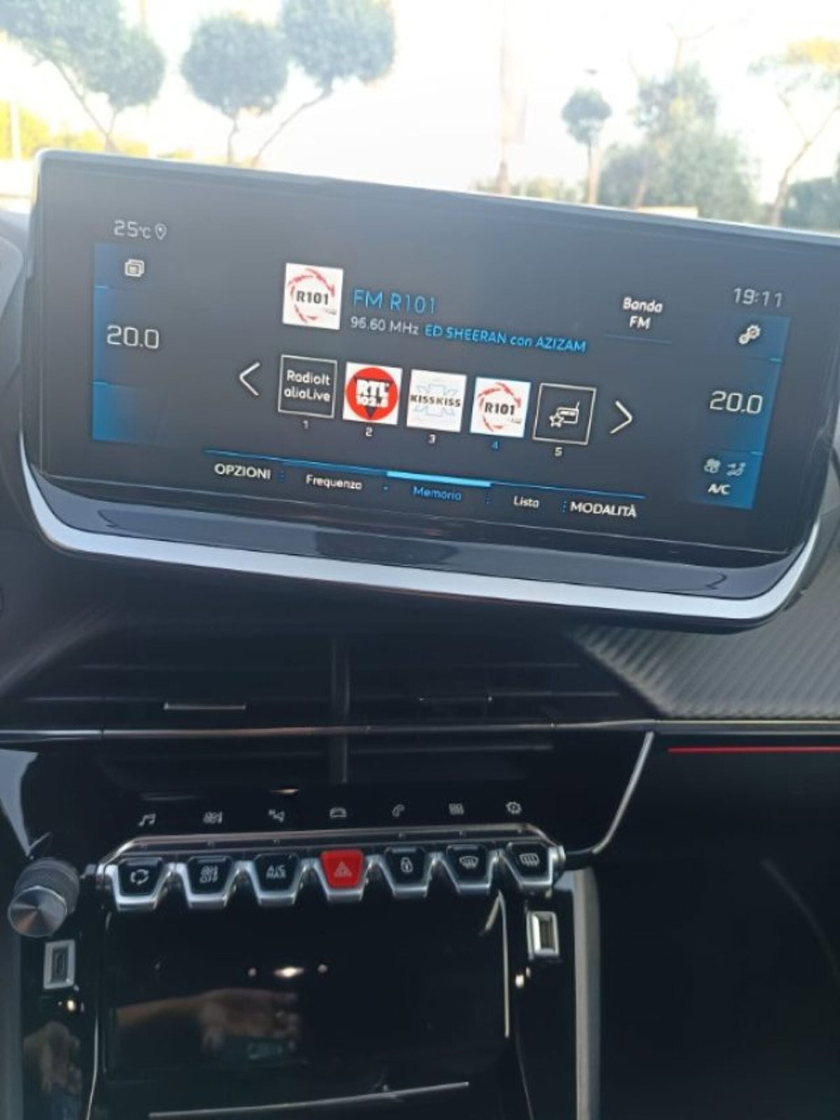 Peugeot 208 BlueHDi 100 Stop&Start 5 porte GT (13)