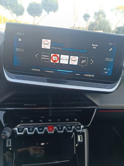 Peugeot 208 BlueHDi 100 Stop&Start 5 porte GT (13)