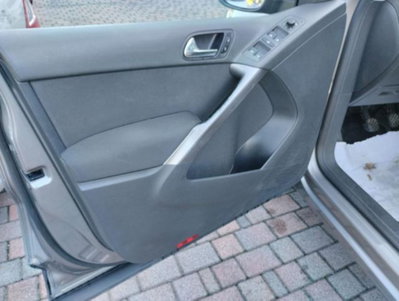 Volkswagen Tiguan 2.0 16V TDI DPF tiptronic Sport & Style (18°) (12)