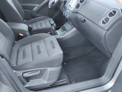 Volkswagen Tiguan 2.0 16V TDI DPF tiptronic Sport & Style (18°) (16)