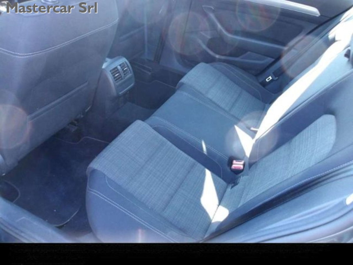 Volkswagen Passat Variant 2.0 TDI SCR 122 CV EVO DSG Business (7)