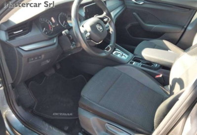 Skoda Octavia Station Wagon 2.0 TDI EVO SCR DSG Wagon Ambition (3)