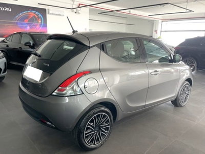 Lancia Ypsilon 1.0 FireFly 5 porte S&S Hybrid Silver Plus (14)