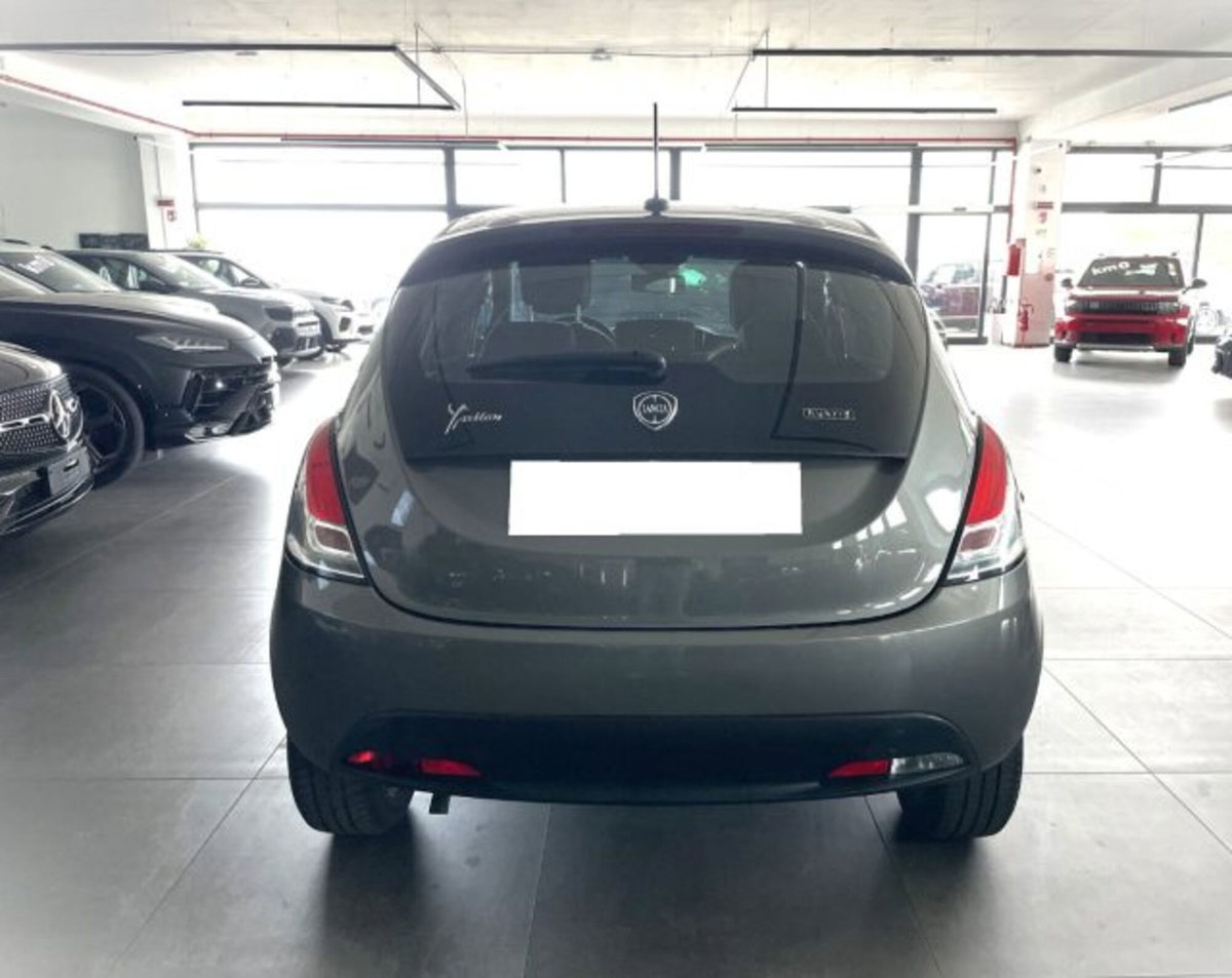 Lancia Ypsilon 1.0 FireFly 5 porte S&S Hybrid Silver Plus (16)