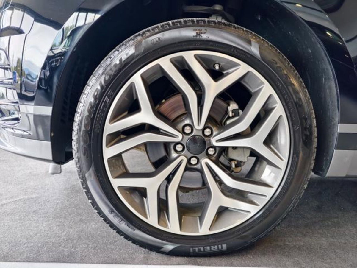 Land Rover Range Rover Velar 2.0D I4 240 CV R-Dynamic HSE (7)