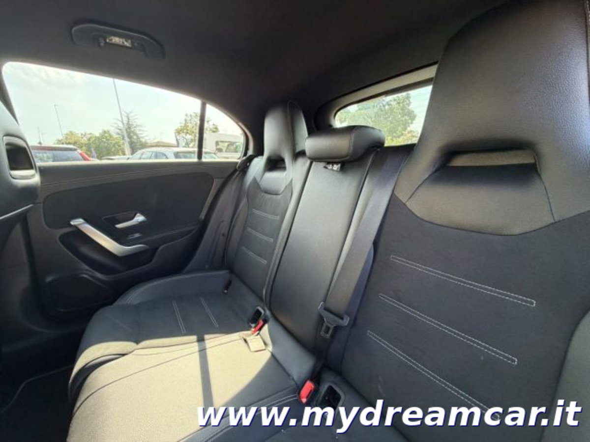 Mercedes-Benz Classe A Sedan 180 d Automatic 4p. Premium (12)