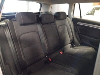Volkswagen Passat Variant 2.0 TDI SCR EVO DSG Business (11)