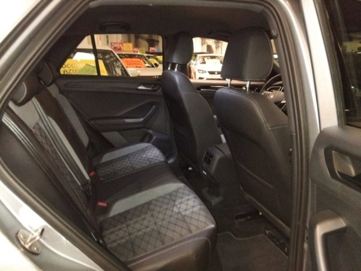 Volkswagen T-Roc 1.5 tsi R-Line dsg (11)