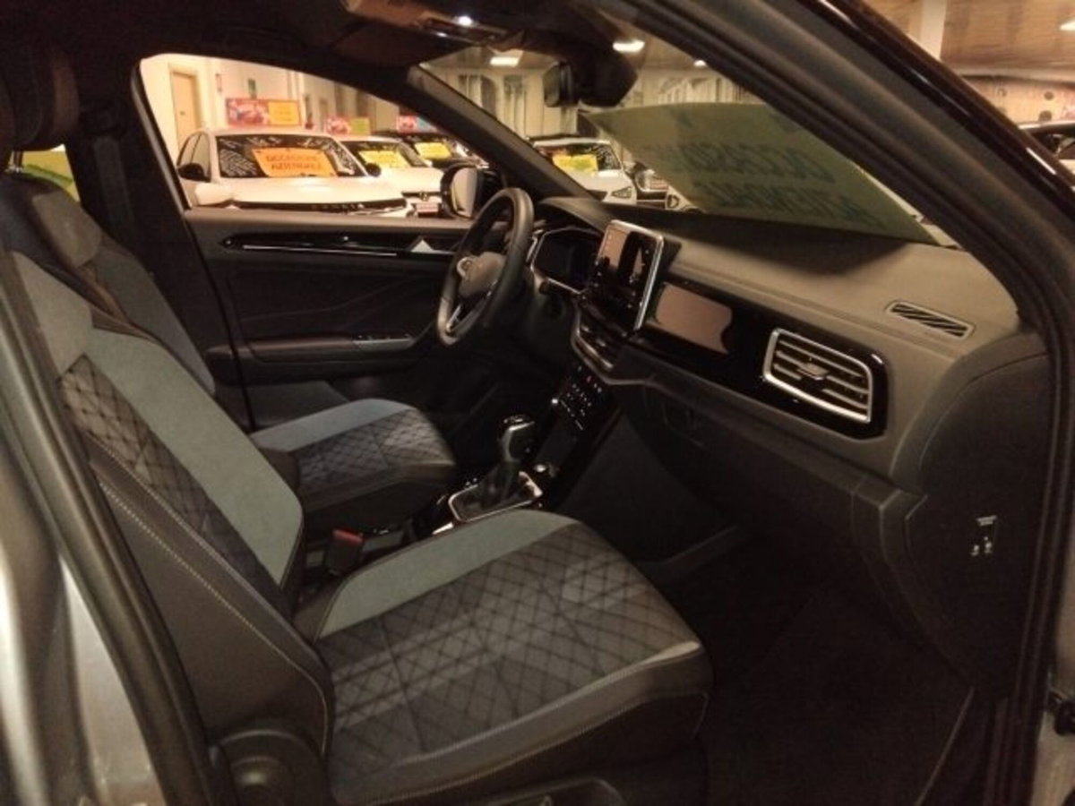 Volkswagen T-Roc 1.5 tsi R-Line dsg (13)