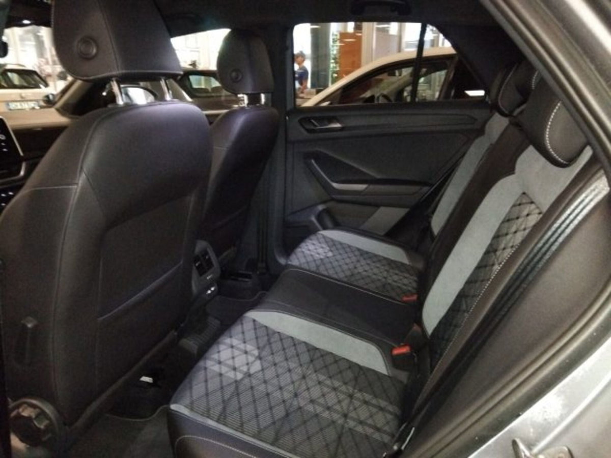 Volkswagen T-Roc 1.5 tsi R-Line dsg (9)