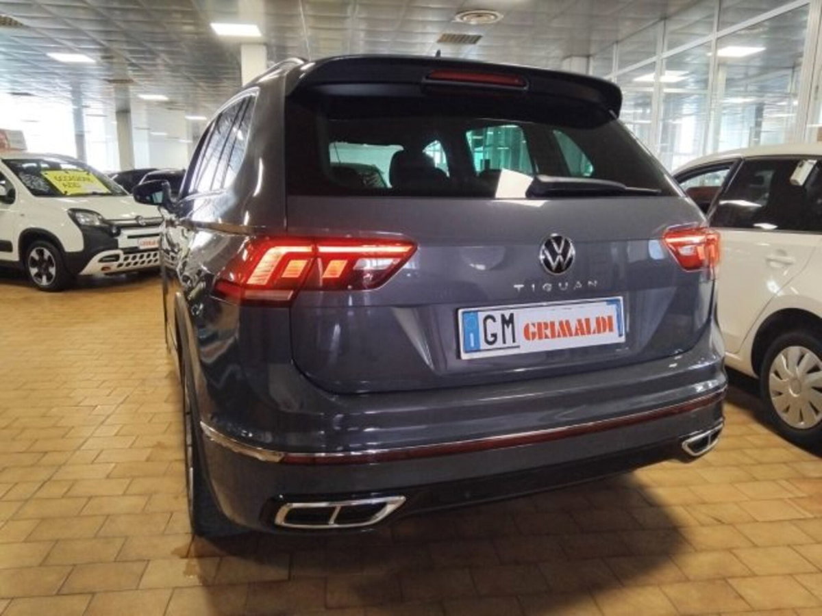 Volkswagen Tiguan Allspace 2.0 tdi R-Line 150cv dsg (6)