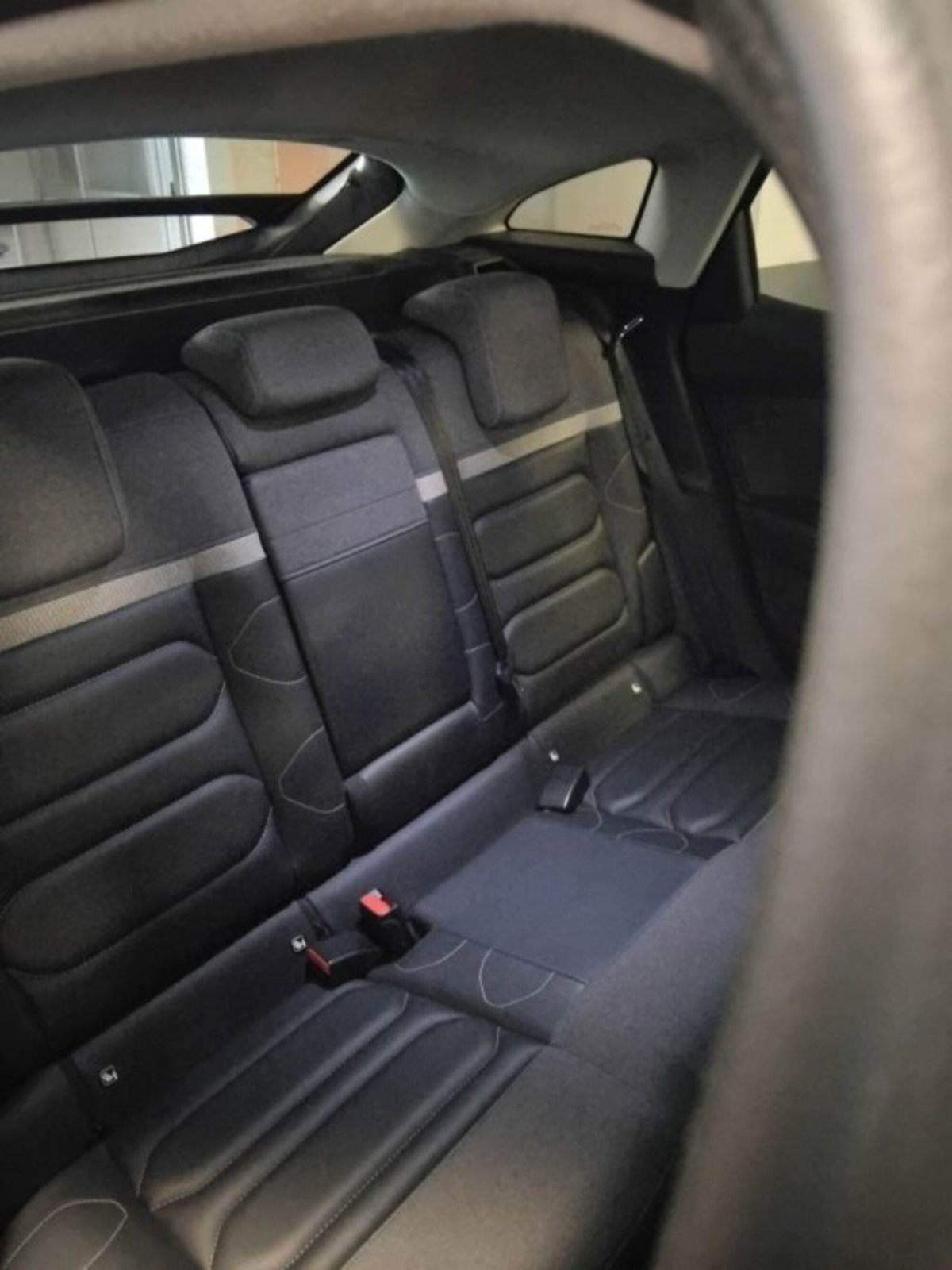 Citroen C4 PureTech 130 S&S EAT8 Shine (13)
