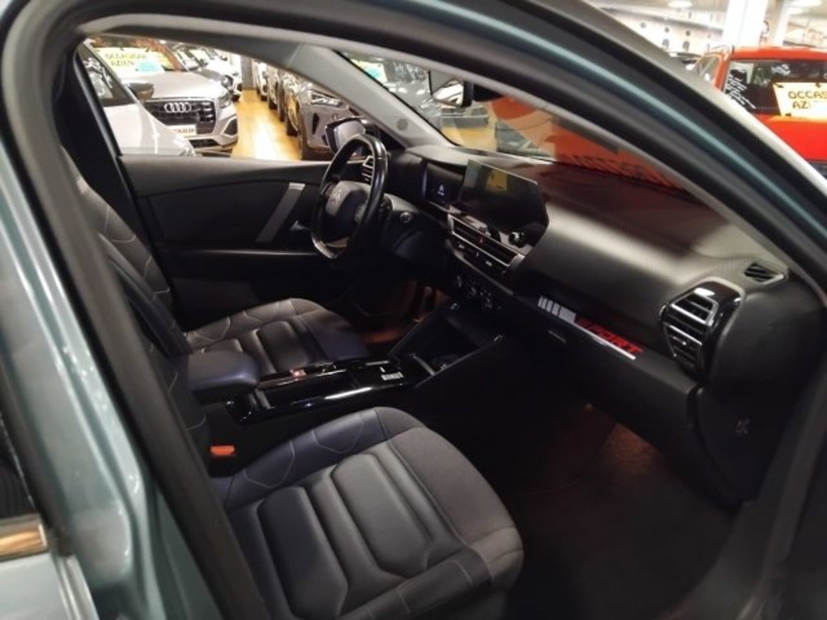 Citroen C4 PureTech 130 S&S EAT8 Shine (15)