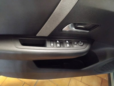 Citroen C4 PureTech 130 S&S EAT8 Shine (19)