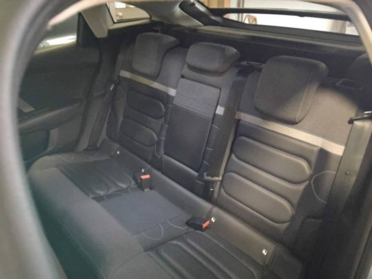 Citroen C4 PureTech 130 S&S EAT8 Shine (9)