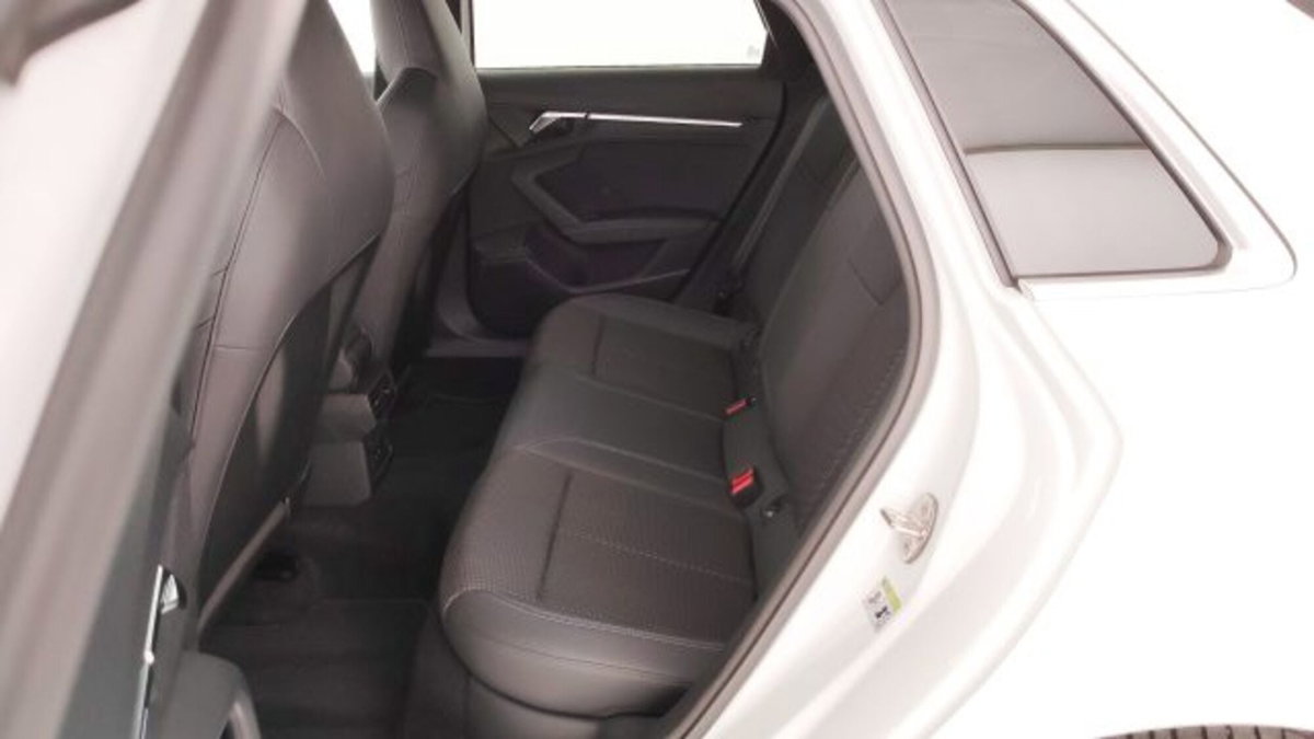 Audi A3 Sportback 35 TDI S tronic S line edition (15)