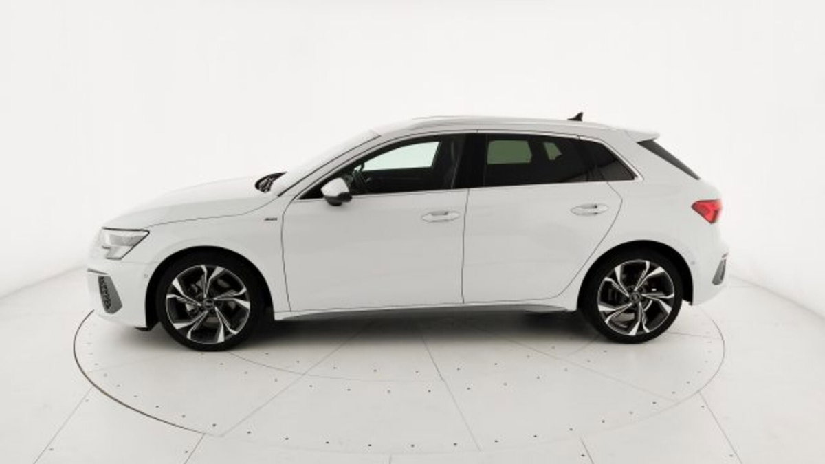 Audi A3 Sportback 35 TDI S tronic S line edition (4)