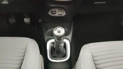 Toyota Yaris 1.0 72 CV 5 porte Active (13)