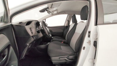 Toyota Yaris 1.0 72 CV 5 porte Active (14)