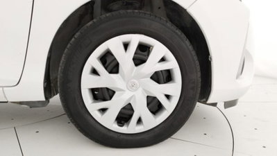 Toyota Yaris 1.0 72 CV 5 porte Active (17)
