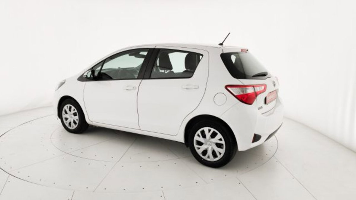 Toyota Yaris 1.0 72 CV 5 porte Active (19)