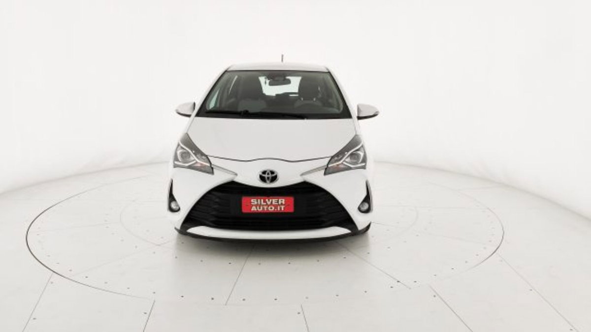 Toyota Yaris 1.0 72 CV 5 porte Active (2)