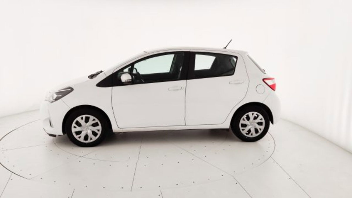 Toyota Yaris 1.0 72 CV 5 porte Active (4)