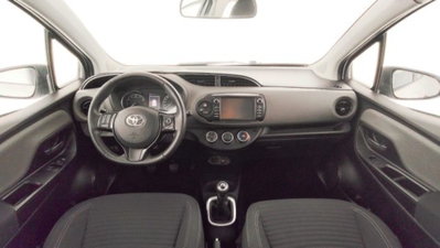 Toyota Yaris 1.0 72 CV 5 porte Active (9)