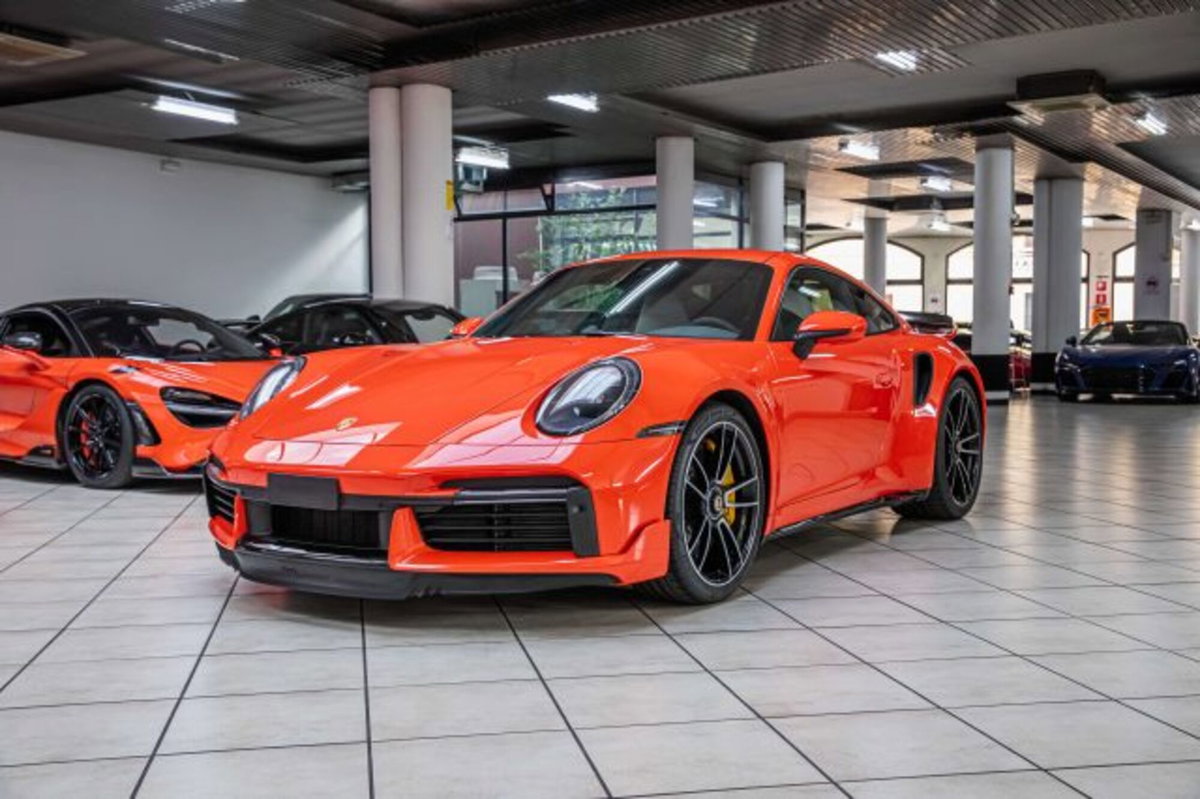Porsche 911 Coupé 3.7 Turbo 50 Anni (3)
