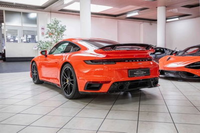 Porsche 911 Coupé 3.7 Turbo 50 Anni (5)