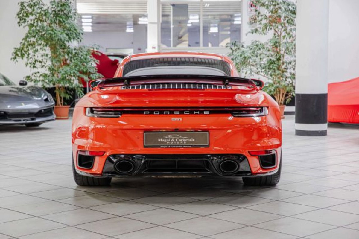 Porsche 911 Coupé 3.7 Turbo 50 Anni (6)